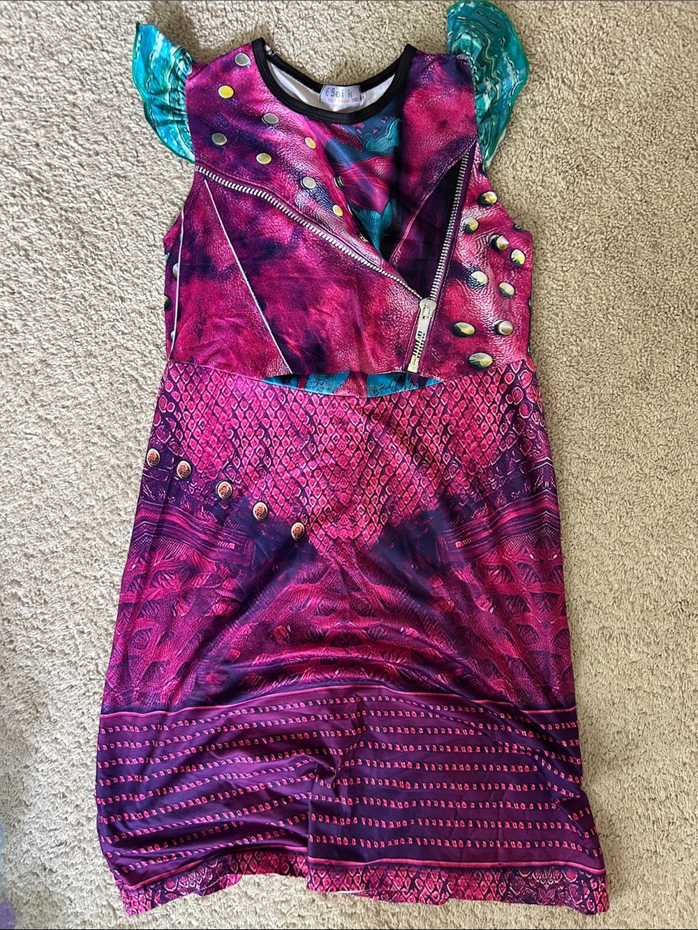 Girls Descendants Mal Dress Costume Halloween Disney theme. Size 10/12